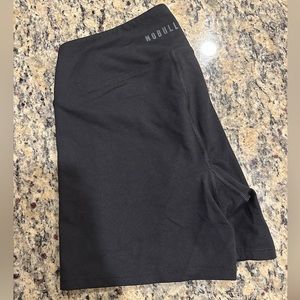 Nobull mid-rise black short 4"